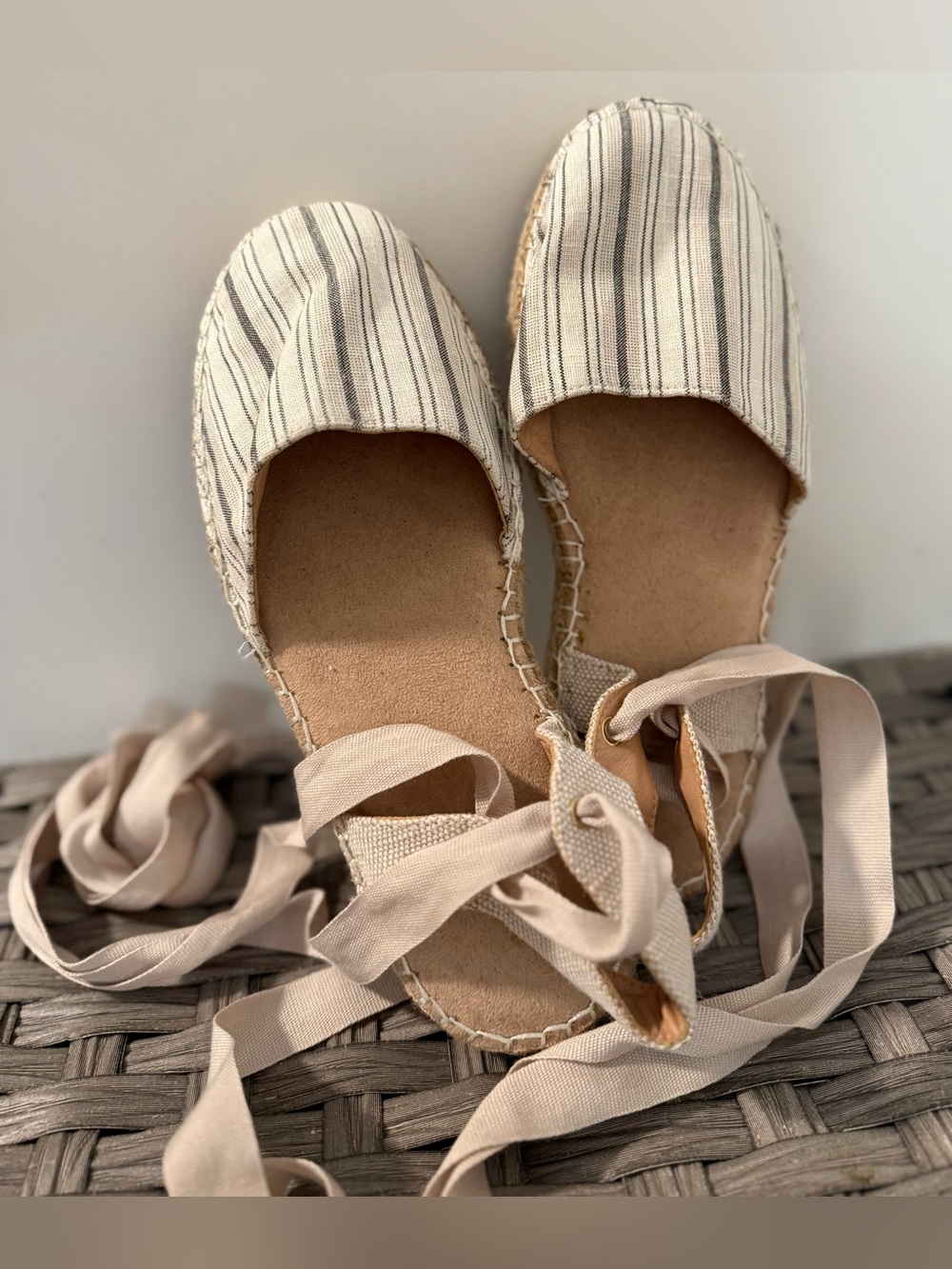 OLD NAVY - Striped Canvas Espadrille Tie-Back Flats - Cream - Size 7